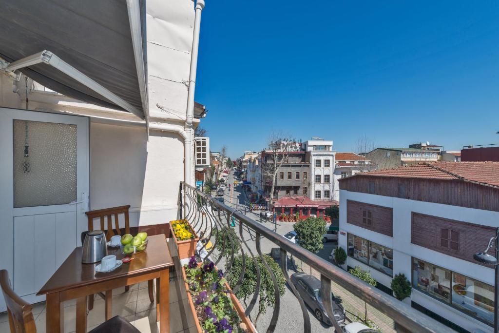 Turgut Hotel Estambul Exterior foto
